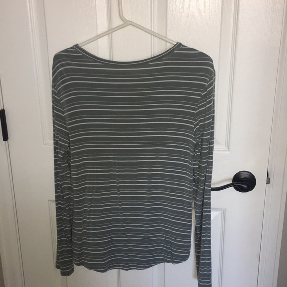 american eagle soft and sexy long sleeve - Picture 2 of 4